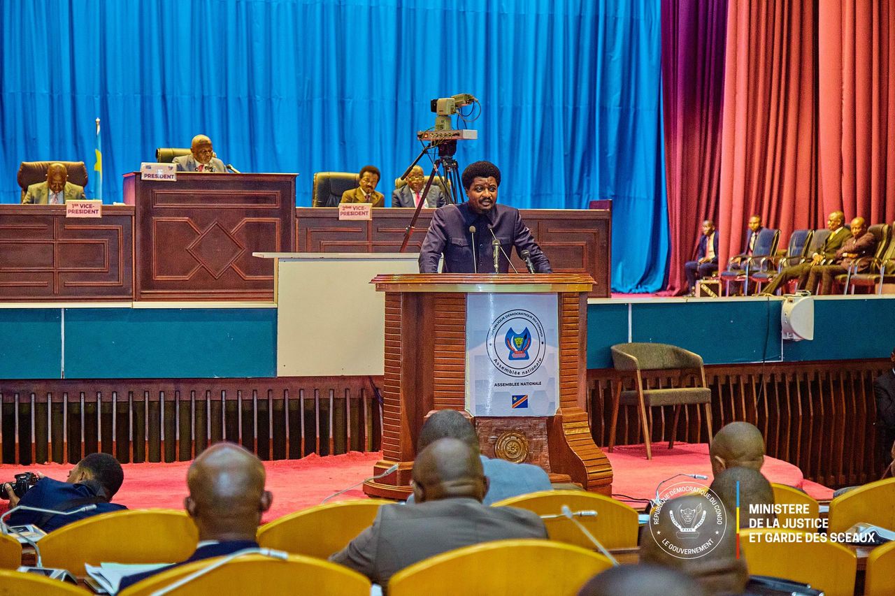 RDC : Prétendue détournement de 39 millions destinés à la construction d’une maison carcérale à Kisangani (Le garde des sceaux et minetat en charge de la justice fixe l’opinion)